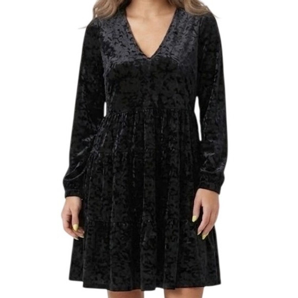 Adyson Parker Black Crushed Velvet Tiered Babydoll Dress V-neck